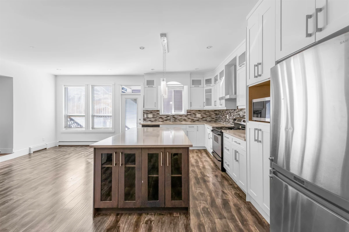 Dining Area Photo of 6015 138a Street, Surrey, BC
