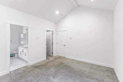 Entry Foyer Photo of 6015 138a Street, Surrey, BC