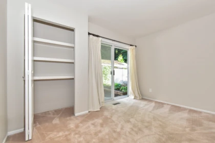 Laundry Room Photo of 13056 22a Avenue, Surrey, BC
