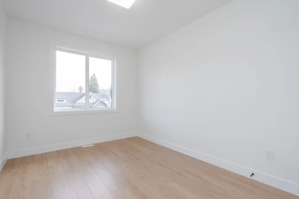 Entry Foyer Photo of 8425 George Street, Mission, BC