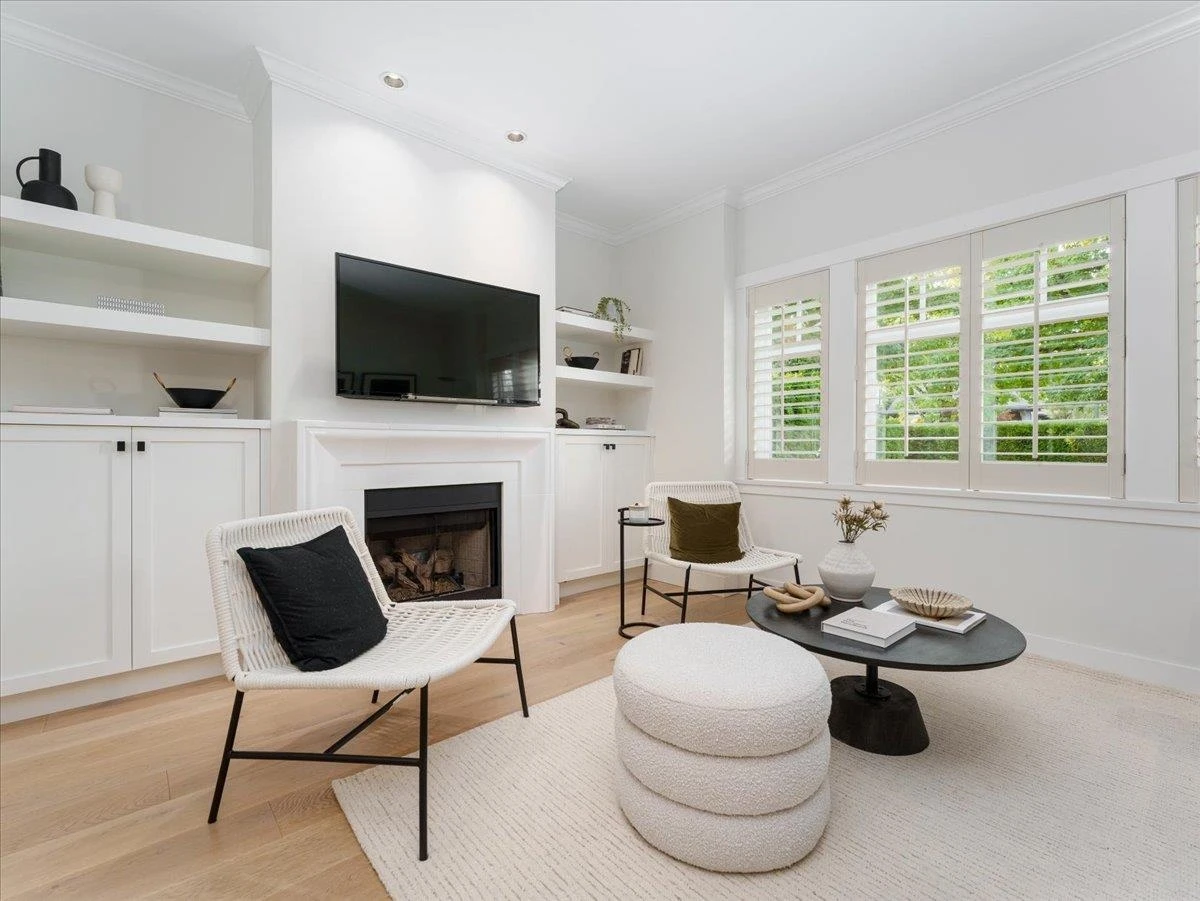 Family Room Photo of 4448 W 8th Avenue, Vancouver, BC