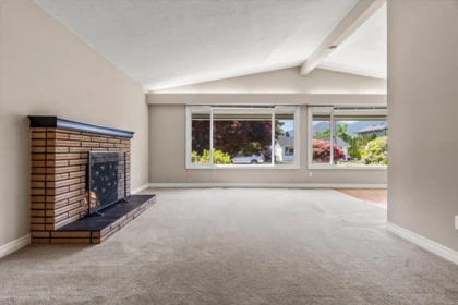Breakfast Nook Photo of 4350 Cypress Street, Yarrow, BC