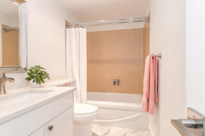 Basement Recreation Room Photo of 203 17661 58a Avenue, Surrey, BC