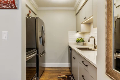 Primary Bathroom Photo of 203 17661 58a Avenue, Surrey, BC