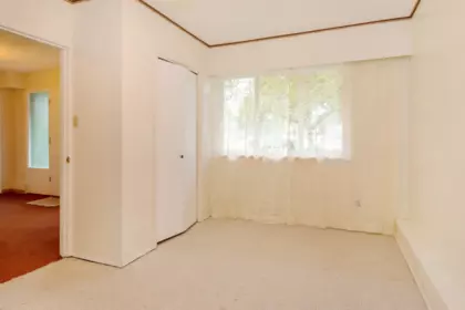 Entry Foyer Photo of 11755 84 Avenue, Delta, BC