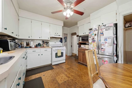 Primary Bedroom Photo of 423 E 37th Avenue, Vancouver, BC