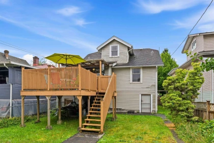 Staircase Photo of 423 E 37th Avenue, Vancouver, BC