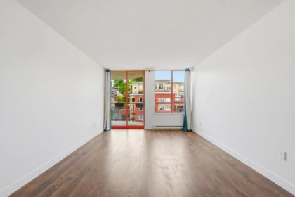 Entry Foyer Photo of 904 220 Eleventh Street, New Westminster, BC