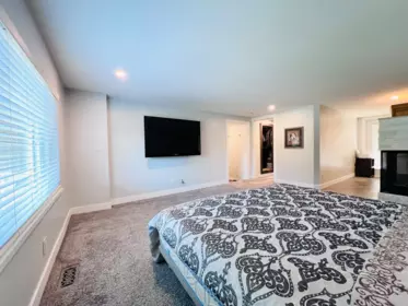 Hallway Photo of 21066 Glenwood Avenue, Maple Ridge, BC