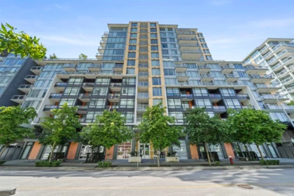 Swimming Pool Photo of 515 8688 Hazelbridge Way, Richmond, BC