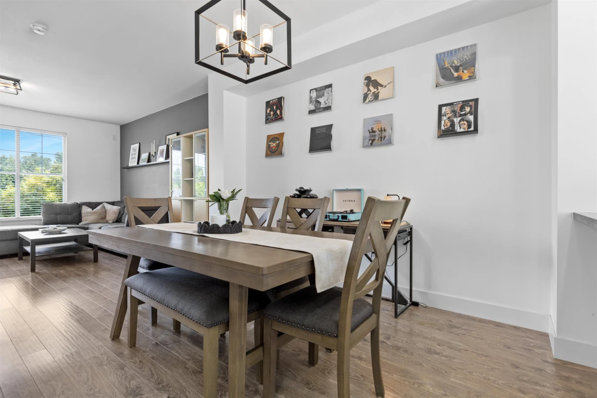 Family Room Photo of 36 16228 16 Avenue, Surrey, BC