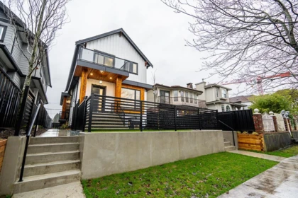 2 2753 Nanaimo Street, Vancouver, BC, Vancouver — Half Duplex for sale