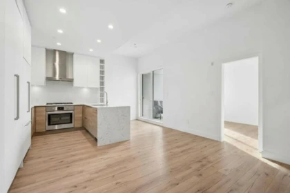 Kitchen Photo of 626 3131 Murray Street, Port Moody, BC