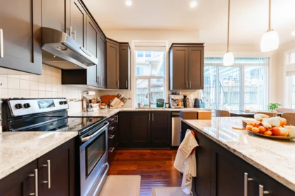 Kitchen Island Photo of 16919 79 AVENUE, Surrey BC V4N 6L4