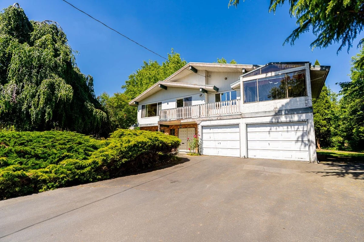 Living Room Photo of 5462 Bakerview Drive, Surrey, BC