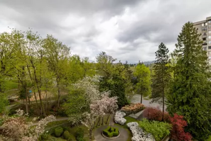 Front Yard Photo of 804 2041 Bellwood Avenue, Burnaby, BC