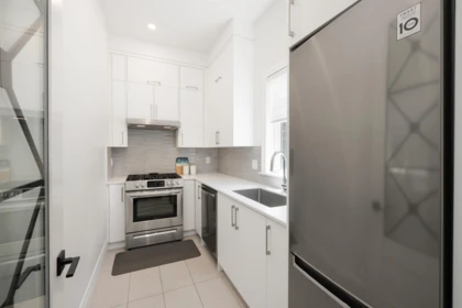 Powder Room Photo of 14982 21 Avenue, Surrey, BC