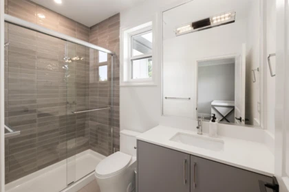 Swimming Pool Photo of 14982 21 Avenue, Surrey, BC