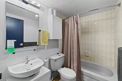 Laundry Room Photo of 304 720 Eighth Avenue, New Westminster, BC