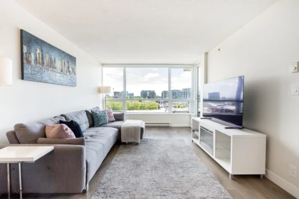 902 7575 Alderbridge Way, Richmond, BC, Richmond — Apartment/Condo for sale