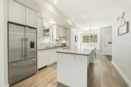 Loft / Bonus Room Photo of 5 5142 Canada Way, Burnaby, BC