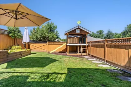 Garden / Landscaping Photo of 34251 King Road, Abbotsford, BC