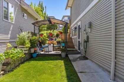 Hot Tub / Spa Photo of 34251 King Road, Abbotsford, BC