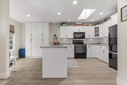 Kitchen Photo of 34251 King Road, Abbotsford, BC