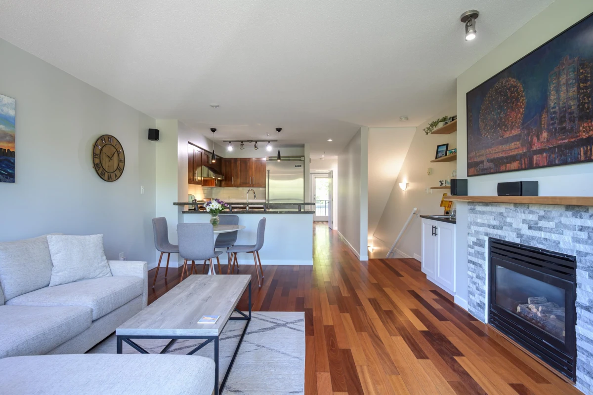 Dining Area Photo of 220 676 W 6th Avenue, Vancouver, BC