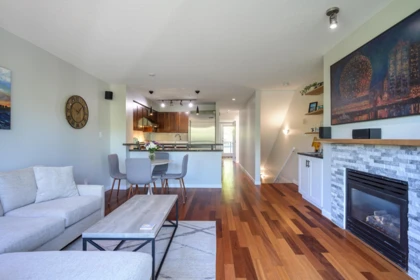 220 676 W 6th Avenue, Vancouver, BC, Vancouver — Townhouse for sale