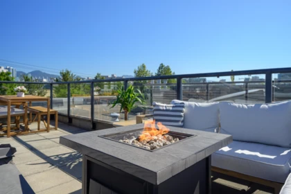 Swimming Pool Photo of 220 676 W 6th Avenue, Vancouver, BC
