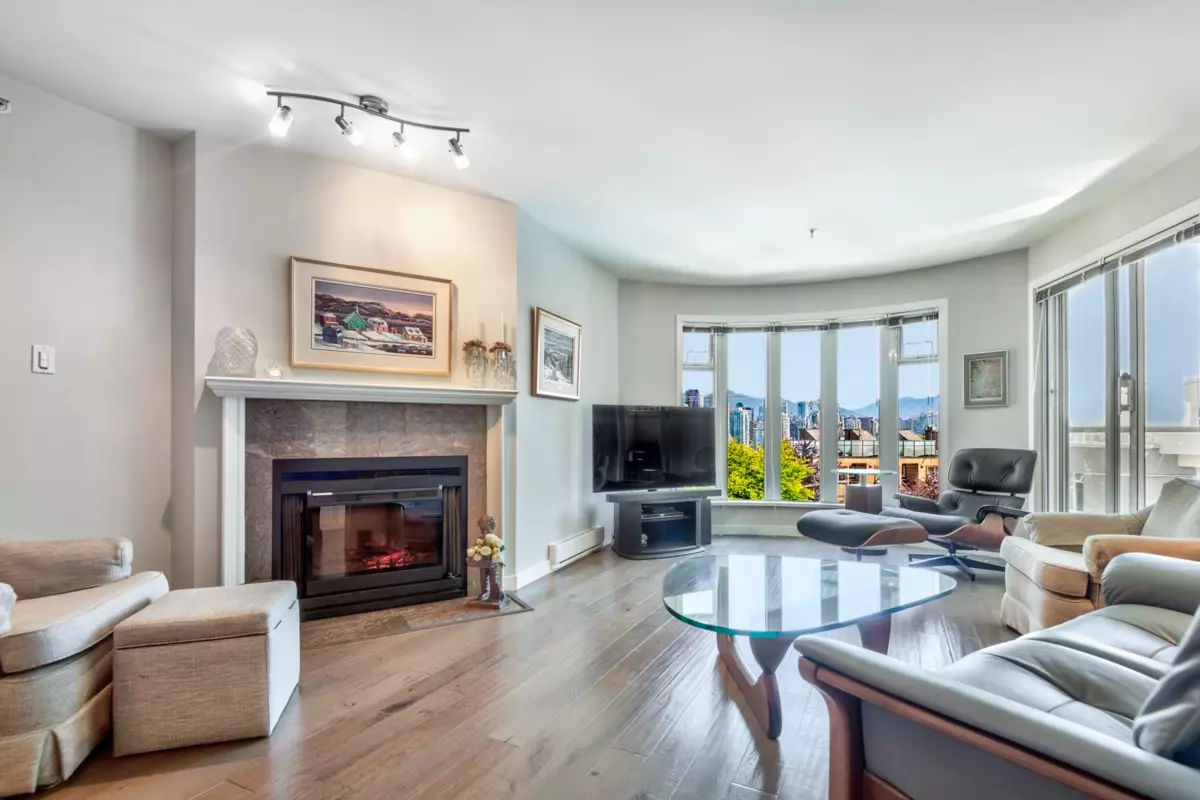 Dining Area Photo of 310 1236 W 8th Avenue, Vancouver, BC