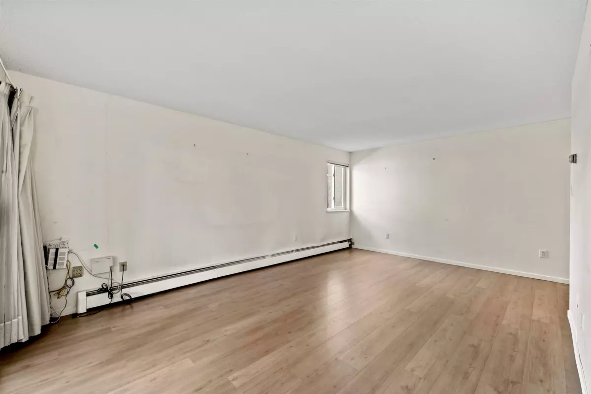 Dining Area Photo of 108 1420 E 8th Avenue, Vancouver, BC