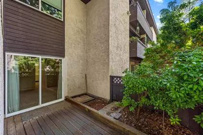 Entry Foyer Photo of 108 1420 E 8th Avenue, Vancouver, BC