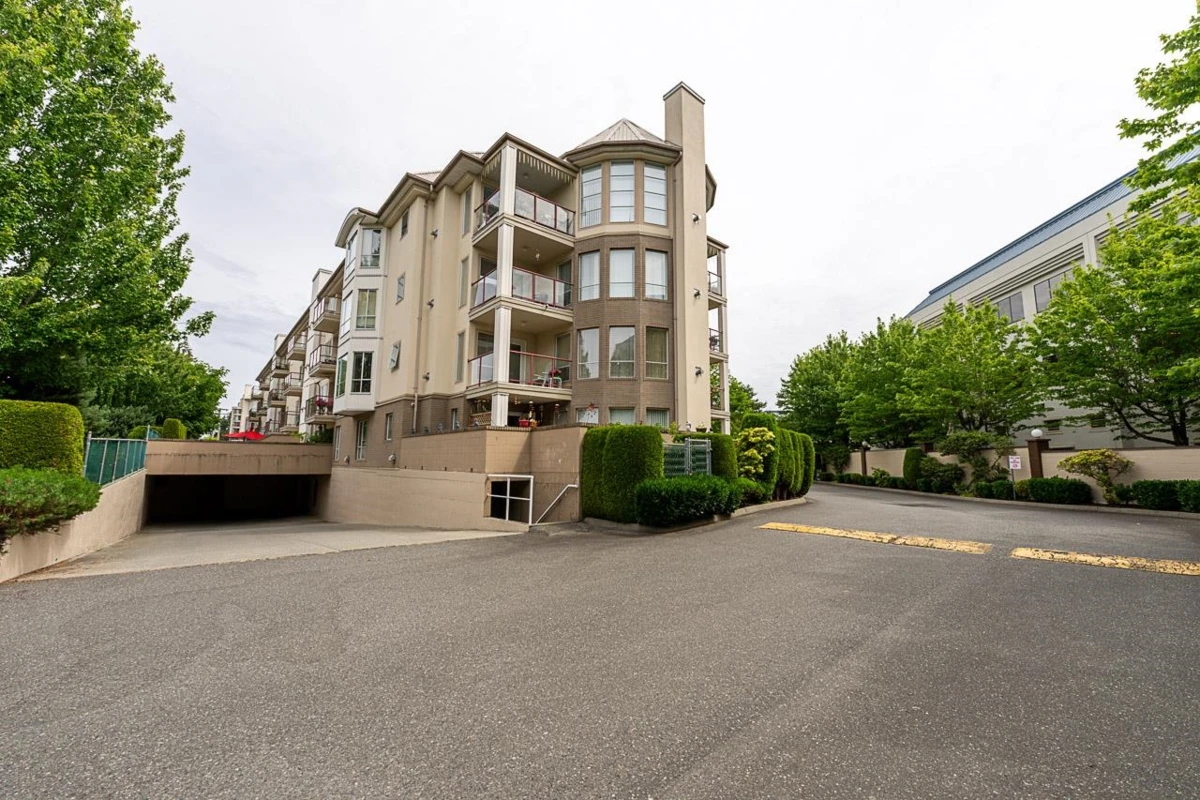 Family Room Photo of 314 2626 Countess Street, Abbotsford, BC