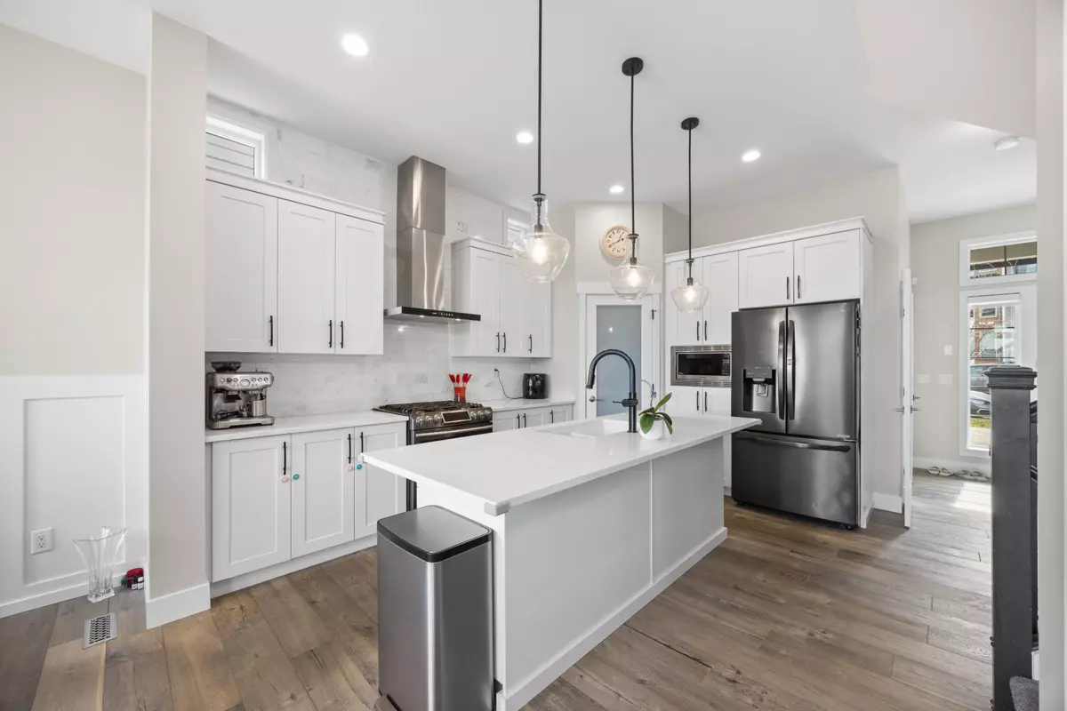 Dining Area Photo of 15825 Wills Brook Way, Surrey, BC