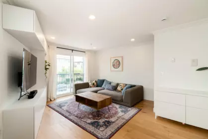 Entry Foyer Photo of 2042 Triumph Street, Vancouver, BC