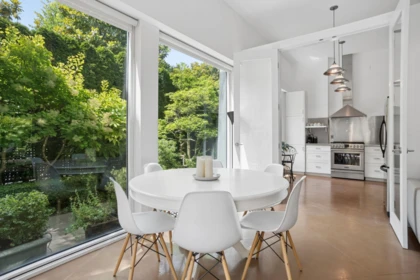 Breakfast Nook Photo of 100 1550 W 15th Avenue, Vancouver, BC