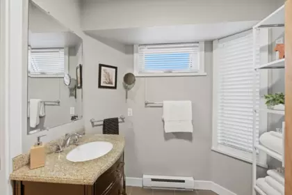 Hallway Photo of 16237 Northglen Place, Surrey, BC