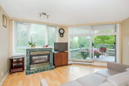 Kitchen Photo of 301 5860 Dover Crescent, Richmond, BC