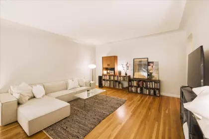 Breakfast Nook Photo of 6 985 Jervis Street, Vancouver, BC