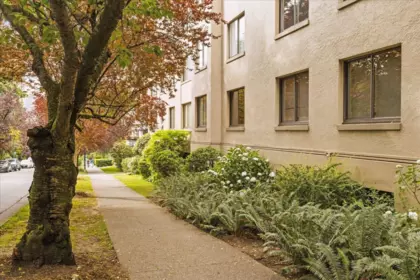 Hallway Photo of 6 985 Jervis Street, Vancouver, BC