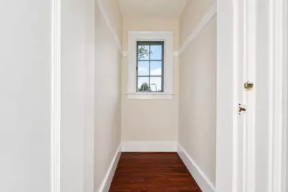 Hallway Photo of 1225 W 26th Avenue, Vancouver, BC