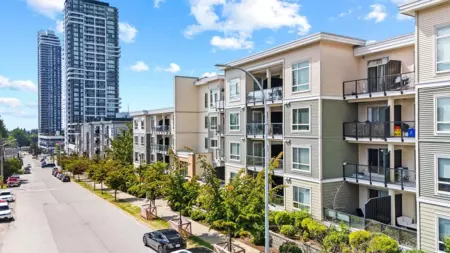 Hot Tub / Spa Photo of 328 13789 107a Avenue, Surrey, BC