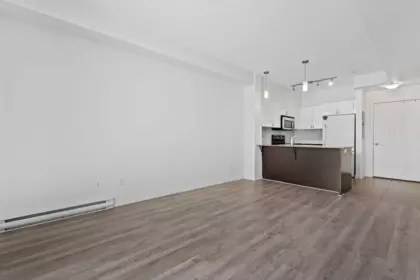 Kitchen Photo of 328 13789 107a Avenue, Surrey, BC