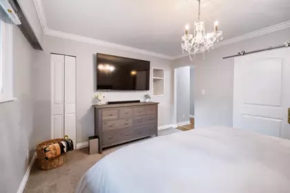 Guest Bathroom Photo of 21678 Mountainview Crescent, Maple Ridge, BC