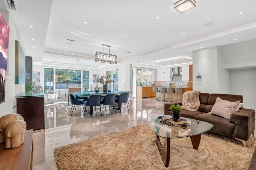 Family Room Photo of 4470 Capilano Road, North Vancouver, BC