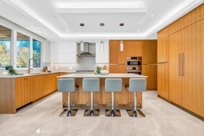 Breakfast Nook Photo of 4470 Capilano Road, North Vancouver, BC