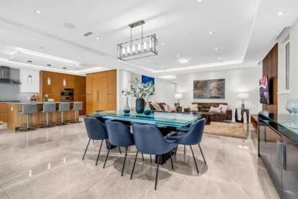 Kitchen Island Photo of 4470 Capilano Road, North Vancouver, BC