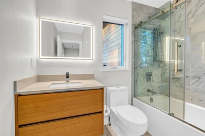 Mudroom Photo of 4470 Capilano Road, North Vancouver, BC